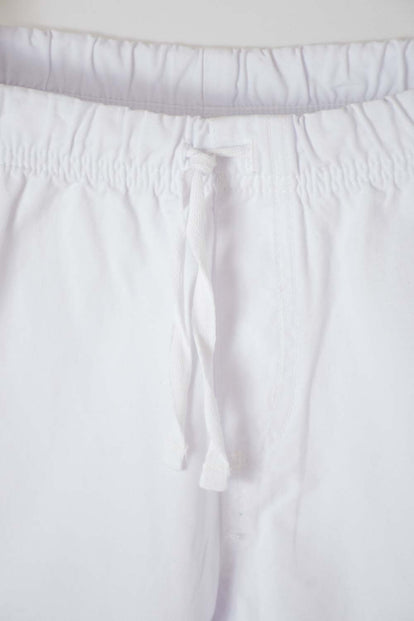 BERMUDA DE MIC CON CORDÓN BLANCA PARA NIÑO