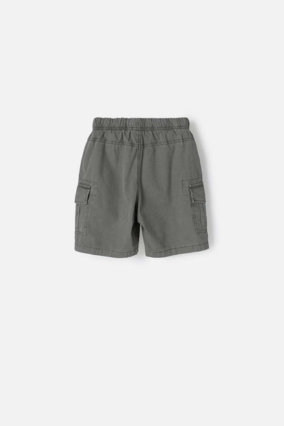 BERMUDA DE MIC CON CORDÓN VERDE PARA NIÑO