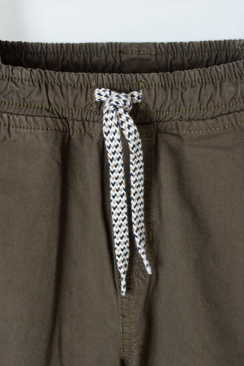 Card slide image -  JOGGER DE LITTLEMIC CON CORDÓN VERDE MILITAR PARA NIÑO 2T A 5T