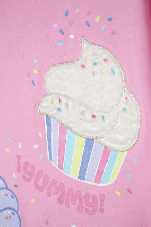 Card slide image -  CAMISETA MIC ROSADA DE DISEÑO CLÁSICO PARA NIÑA