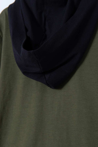 CAMISETA DE JURASSIC MANGA LARGA CON CAPUCHA VERDE MILITAR PARA NIÑO