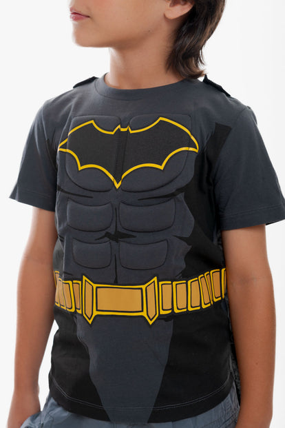 CAMISETA DE BATMAN CON CAPA GRIS Y NEGRO PARA NIÑO