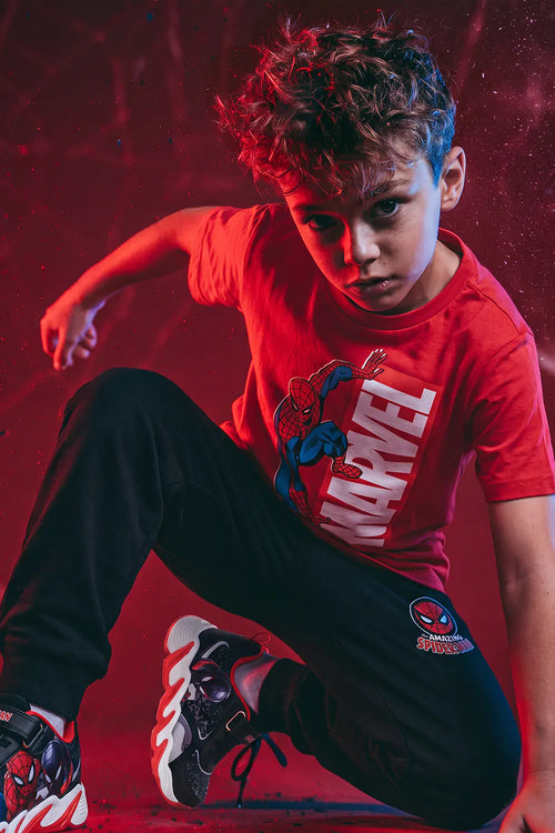 CONJUNTO DE SPIDER-MAN CON PANTALÓN MULTICOLOR PARA NIÑO
