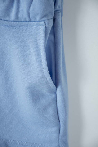 SHORT  DE MIC CON CORDÓN AZUL PARA NIÑA