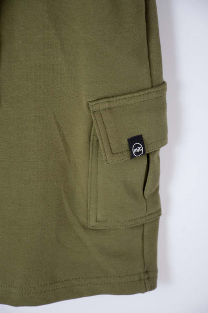  BERMUDA DE MIC CON CORDÓN VERDE MILITAR PARA NIÑO