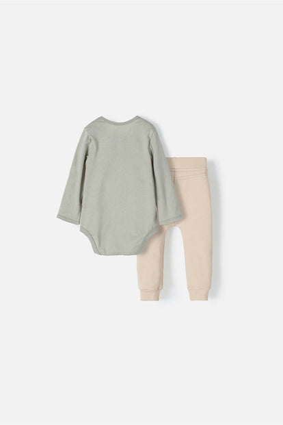 CONJUNTO LITTLEMIC VERDE Y CAQUI MANGA LARGA PARA BEBÉ NIÑO