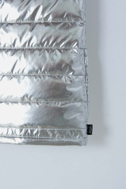 CHALECO MIC COLOR PLATA CON CIERRE FRONTAL PARA NIÑA