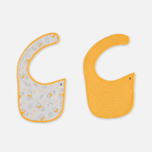 FOTOS DÚO BABEROS DE WINNIE THE POOH CON BROCHE AJUSTABLE AMARILLO PARA BEBÉ NIÑA