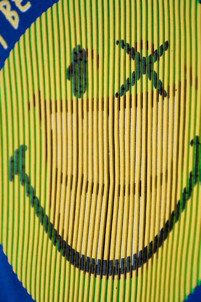  CAMISETA DE SMILEY AZUL ELÉCTRICO MANGA CORTA PARA NIÑO 2T A 5T