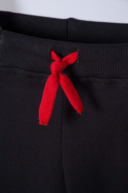 CONJUNTO DE CARS CON BUZO ROJO Y NEGRO PARA NIÑO 2T A 6T